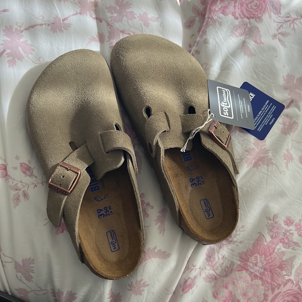 NWT BIRKENSTOCK BOSTON CLOG SUEDE TAUPE